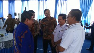 Tampak Dirut PTI sedang berbincang dengan KSOP Marunda Anggiat, bersama Febri Aulia dan Alimudin. (ow)
