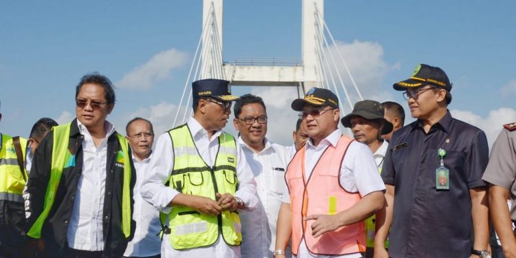 MENHUB MINTA PANGKALBALAM DIKEMBANGKAN JADI PELABUHAN INTERNASIONAL