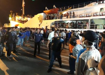 Satu Meninggal, Penumpang Selamat Tiba di Pelabuhan Trisakti