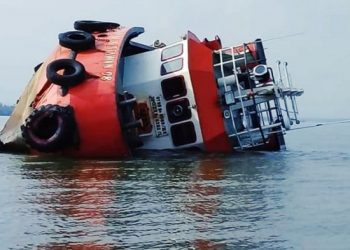 Tug Boad Terbalik di Segah Berau