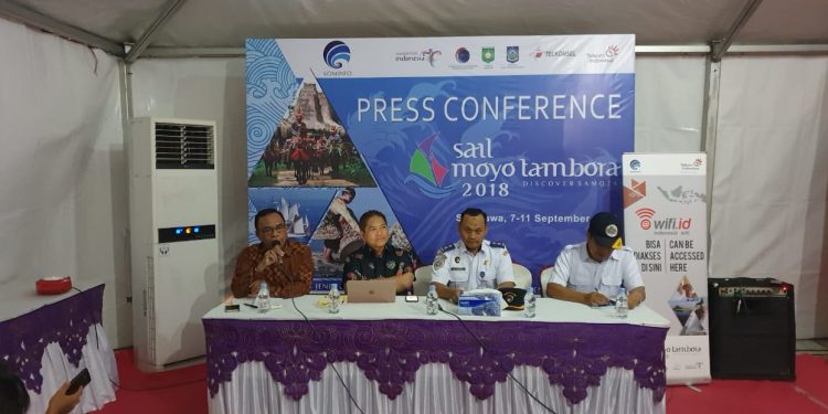 13 Kapal Ramaikan Sail Moyo Tambora