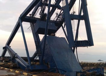 Akibat Gempa & Tsunami, Kapal Terlempar, Crane Rubuh