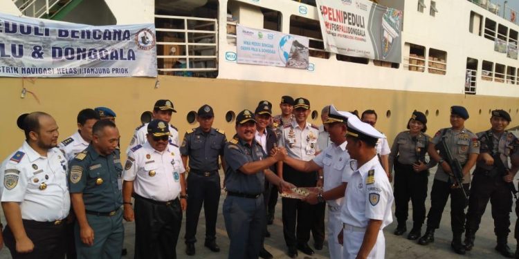 Minggu tiba di Pantoloan, Kapal Camara Nusantara 3 Bawa Bantuan Sembako untuk Palu