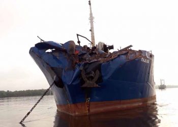 KM Kirana III Tabrakan di Sungai Mentaya