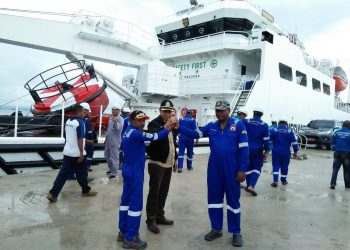 KN. Yefyus Angkut Peralatan TBBM untuk Donggala