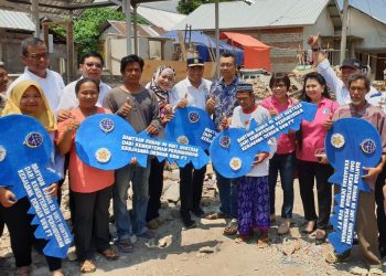 Menhub Serahkan 50 Huntara untuk Korban Gempa Lombok