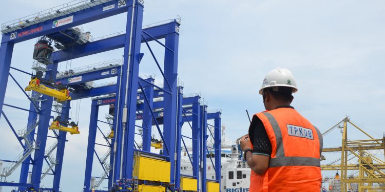 TPK Domestik Belawan Datangkan 4 RTG Baru