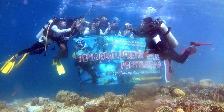 Hubla Selenggarakan Diklat Penyelam bidang Salvage