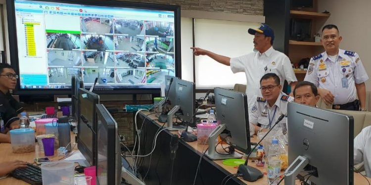 Menjelang Natal, Pelabuhan Batam sangat Padat