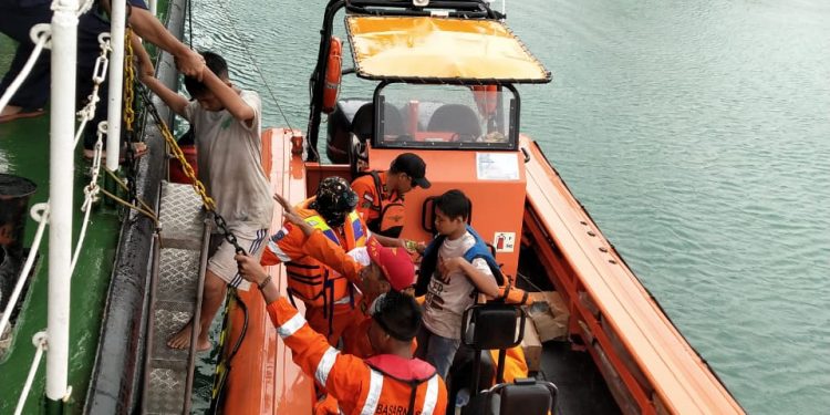 Pelayaran yang Lewati Selat Sunda agar Waspadai Erupsi Anak Krakatau