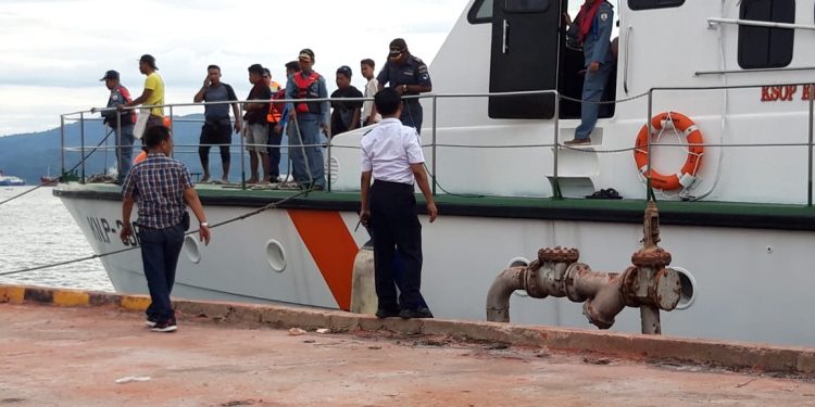 Hubla Kerahkan Kapal Bantu Korban Tsunami di Pulau Legundi