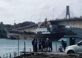 Kecelakaan Kapal MT Eastern hingga Tongkang di Pelabuhan Holcim, karena Cuaca Buruk