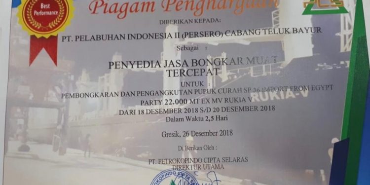 Karena Produktifitas Tinggi, Teluk Bayur Bangkit Dianugerahi Penghargaan