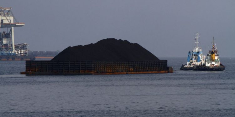Agus Purnomo Menghimbau Pelayaran di Selat Sunda agar Waspada