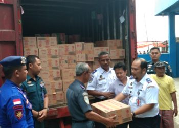 KSOP Marunda Sumbang Sembako ke Korban Tsunami Selat Sunda