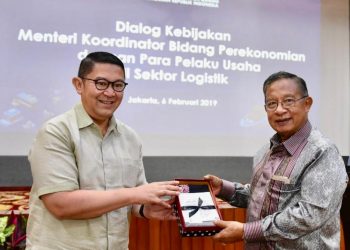 Pelindo III Siapkan Sambungan Listrik untuk Kapal di Tanjung Emas