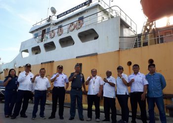 Kemenhub Serahkan 2 Kapal Dukung Tol Laut