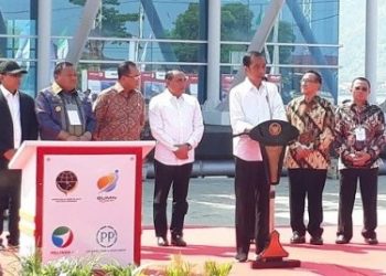 Akbar Tanjung Dampingi Jokowi Resmikan Pelabuhan Sibolga