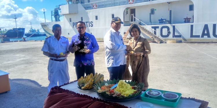 Kemenhub Serahkan 3 Kapal Dukung Distribusi Barang di Indonesia Timur