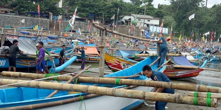 UPP Pelabuhan Ratu Tertibkan Ribuan Pas Kecil Kapal di Bawah GT 7