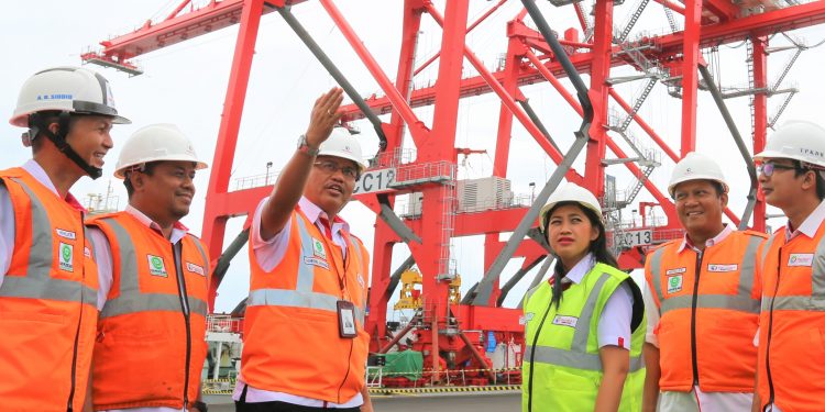 TPK Domestik Belawan Datangkan 2 Unit STS