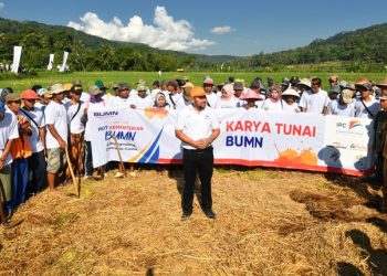 Mengisi HUT Kementerian BUMN ke-21, IPC Berbagi dengan 1500 Warga Ciamis