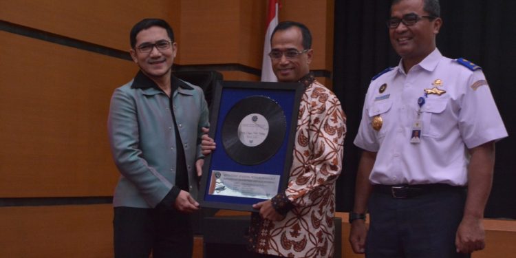 Bekerja dengan Hati, Wujudkan Transportasi Laut Efektif & Terintegrasi