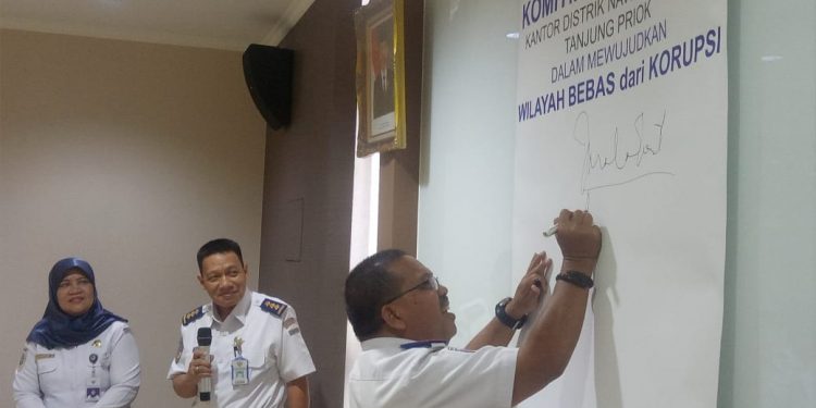 Disnav Priok Ikutan Komit Anti Korupsi