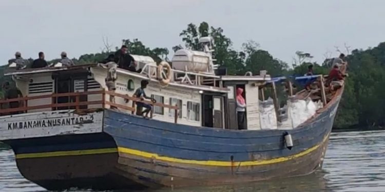 KM Banawa Nusantara 2 Ikut Distribusikan Logistik Pemilu