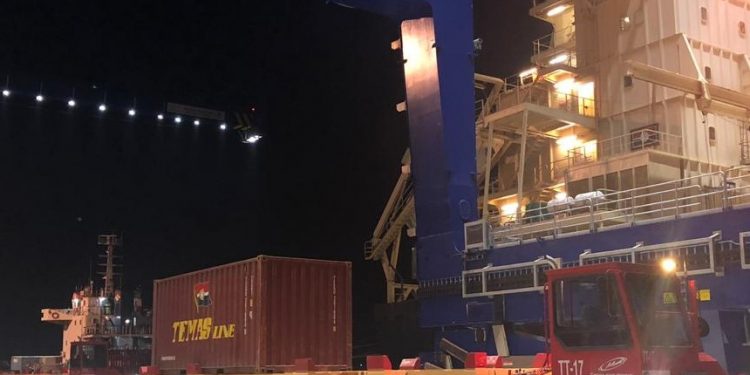 Kapal Temas Rutin ke Kuala Tanjung untuk Kegiatannya