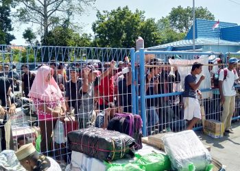 Menhub Serahkan 2 Kapal Rede ke Pelni, Sekaligus Ramp Check Angkutan Kapal Lebaran