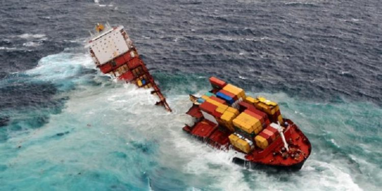 Kapal Kargo Jepang Tenggelam di Perairan Pasifik