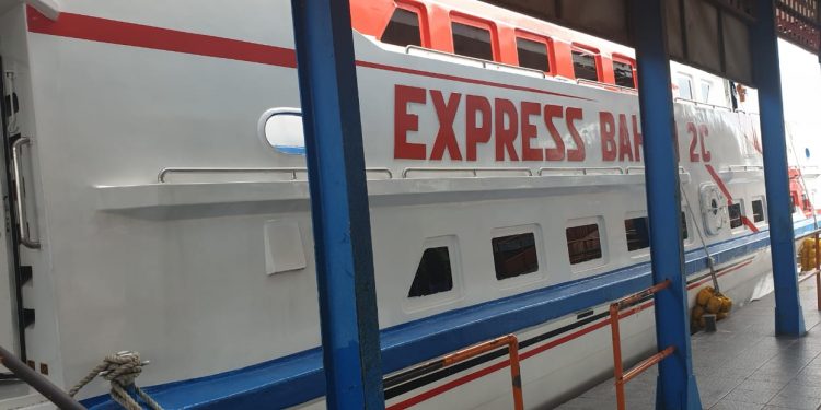 Marine Inspector Periksa Kelaikan Kapal Cepat di Boom Baru