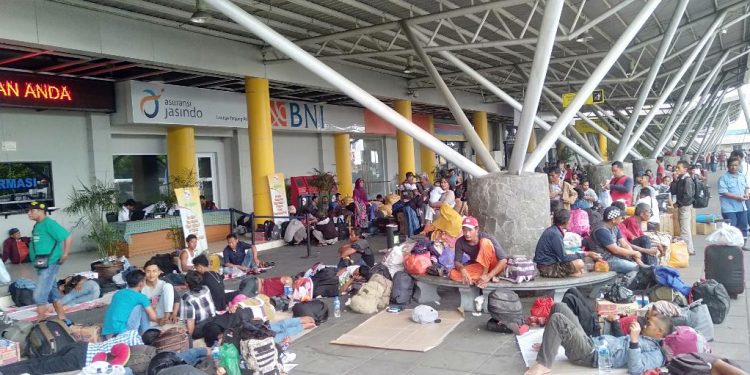 Penumpang Kapal Ciremai Memadati Tanjung Priok