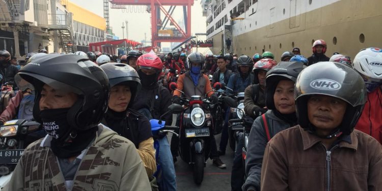 Tiba Priok Kamis pagi, Dobonsolo Terakhir Angkut Balik Ribuan Pemudik Gratis Motor