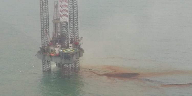 Kebocoran Gas Pertamina di Pantai Kerawang Masih Diatasi