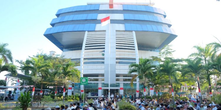 Sholat Idul Adha di Pelabuhan Makassar