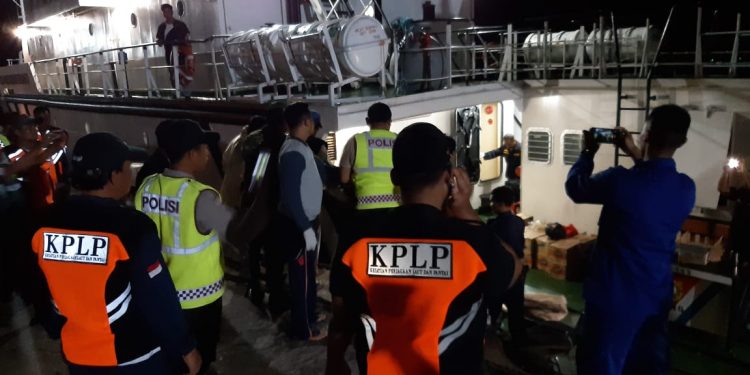 Bangkai KM Santika Bergeser, Nakhoda yang Melintasi Agar Waspada