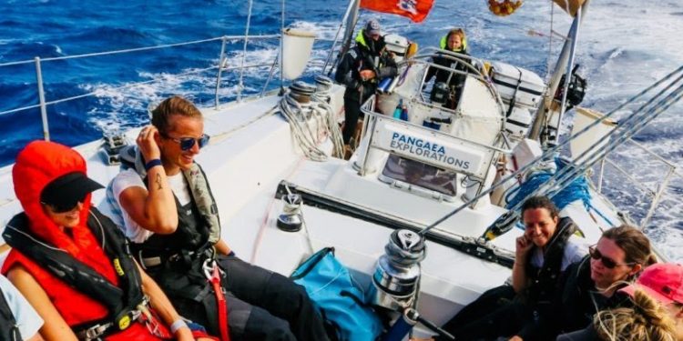 Kirana, Wanita Pertama RI Arungi Samudera Atlantik