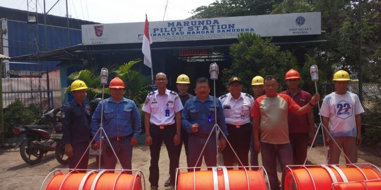 KBS Pasang Buoy di Marunda