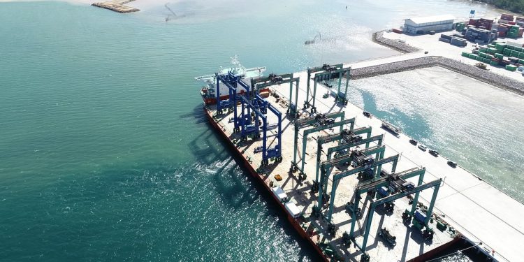 Pelindo IV Datangkan 4 RTG Untuk KNP