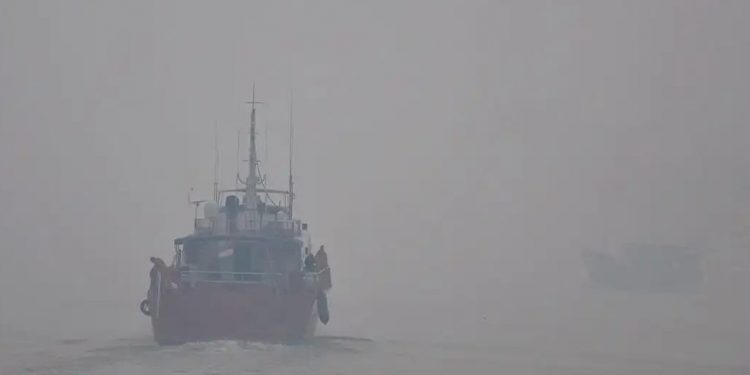 Nakhoda Kapal Dihimbau Waspadai Kabut Asap di Kalimantan & Sumatera