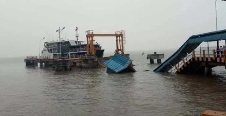 Jembatan Roboh, Layanan Dipindahkan