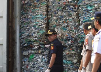 Ribuan Sampah Impor Masuk Pelabuhan RI, BC Kirim Balik