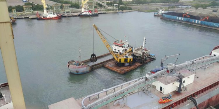 Usaha Pengerukan Wajib Miliki Kapal Keruk