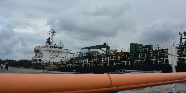 Dari Lhokseumawe, Ekspor Perdana 5.442 Ton CPO ke India