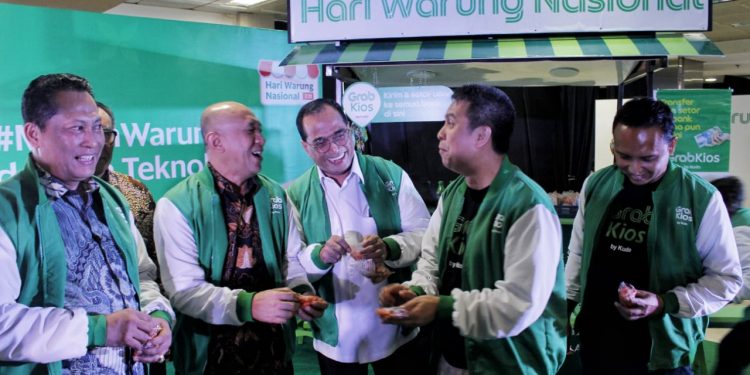 Gandeng Gojek-Grab, Optimalkan Tol Laut