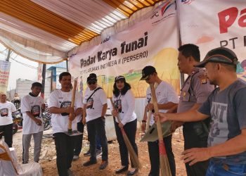 IPC Sunda Kelapa Bersihkan Sungai & Hijaukan Wilayah Sekitar