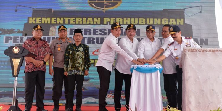 Resmikan Trunojoyo, Menhub Minta Bupati Kembangkan Potensi Lokal Madura