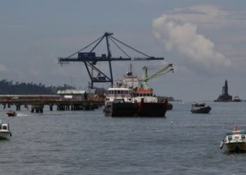 Enam Kapal Rutin ke Malundung, Ada Apa?